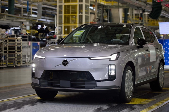 沃尔沃全新XC70正式量产下线，8月27日即将开启预售(图2)