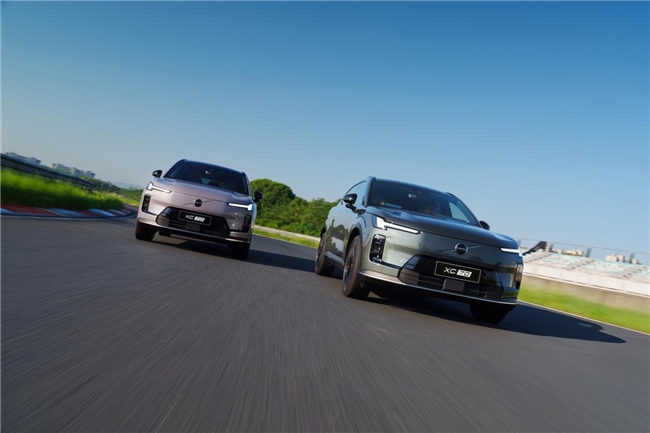 豪华超混第一车，沃尔沃全新XC70“七彩”亮相成都车展(图3)