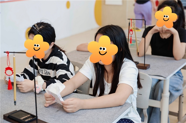 心意守护，善行山西——HIC自有品牌携手北京青爱教育基金会走进临汾红丝带学校(图6)