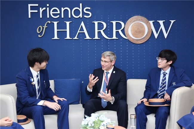 从课堂到校歌合唱，哈罗公学校长点赞哈罗横琴(图6)